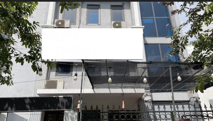 CHO THUÊ MBKD NHÀ HÀNG ĂN UỐNG, SPA...PHỐ NGUYỄN XIỂN 172M2, 4 TẦNG, MT 12M, 45 TRIỆU